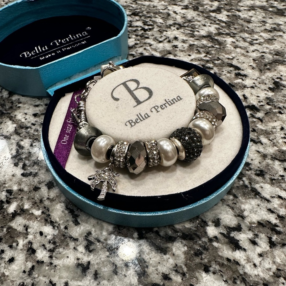 Bella Perlina bracelet with a Palm Tree charm
